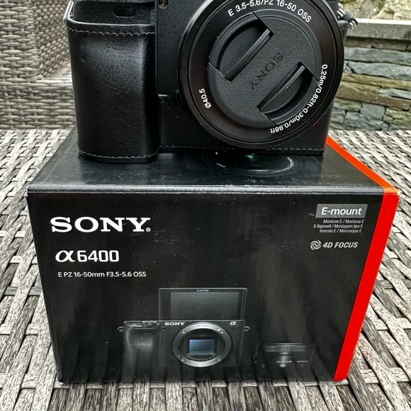 COPY - Sony Alpha 6400 Camera (Body+16-50mm Lens) AND 55-210mm f/4.5-6.3 Teleph…